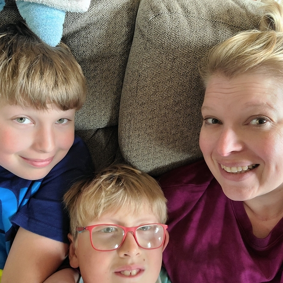 Meet your Posher, Denise - Picture 2 of 2